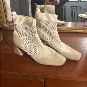 VIVAIA Cream Knit Ankle Booties